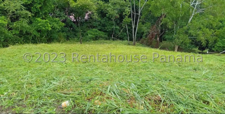 Exclusive Mountain Lot in Chame